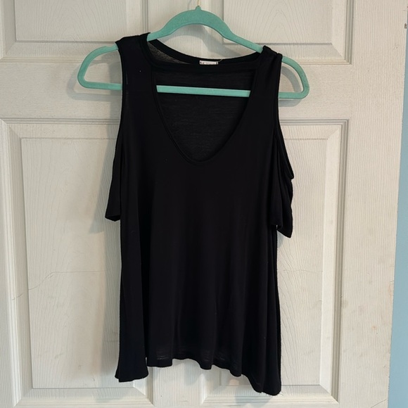 Caution to the wind off shoulder black shirt medium - Picture 1 of 3